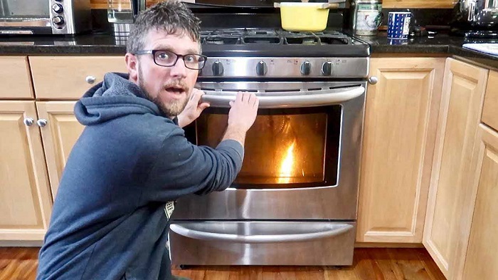  Oven Itself Catch Into Fire