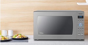 Microwave Oven with Sensor Cooking